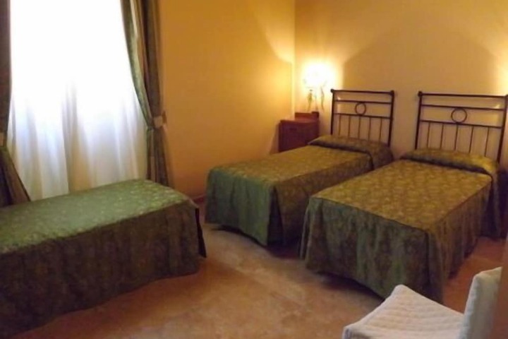 Room 8 of 86