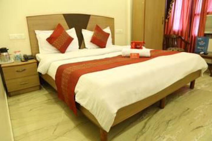 Room 8 of 20