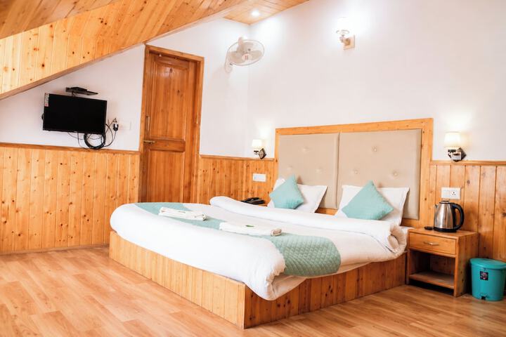 Room 4 of 10