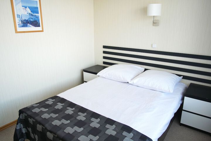 Room 6 of 49