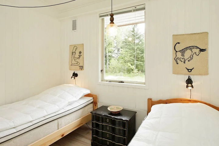 Room 4 of 11