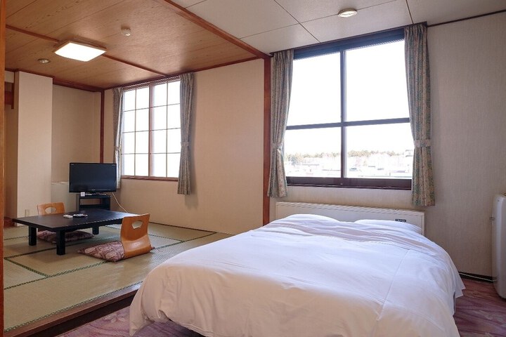 Room 15 of 34