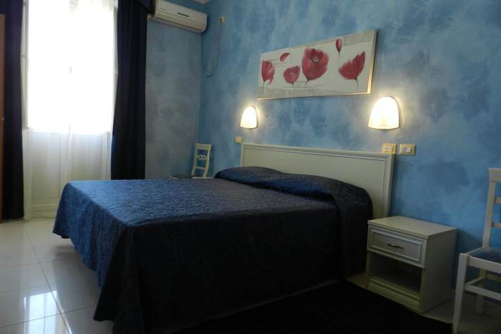 Room 35 of 61