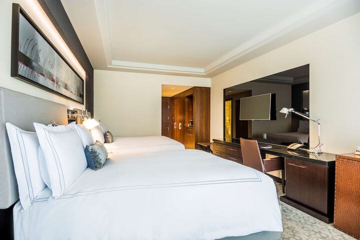 Room 11 of 70