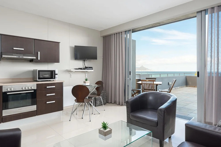 Room 2 of 20