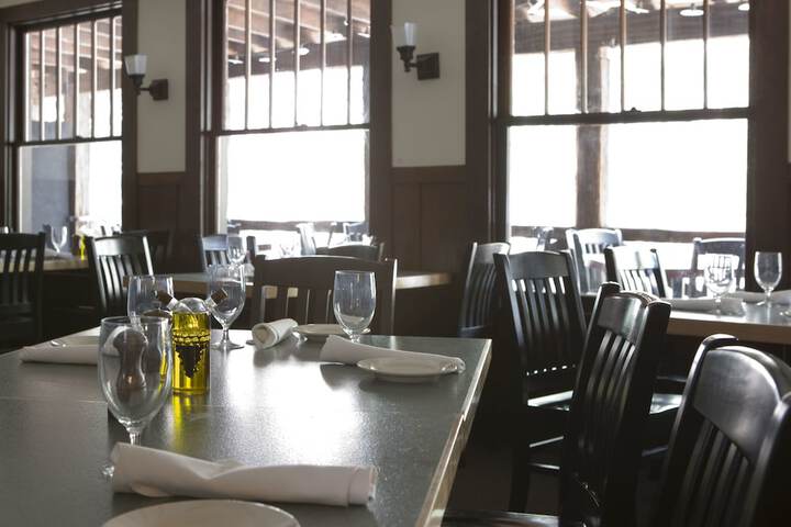 Dining 123 of 192