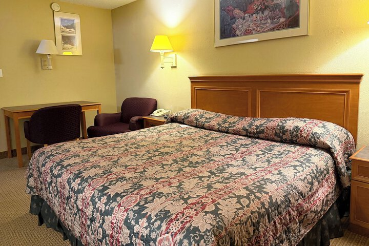 Room 9 of 27