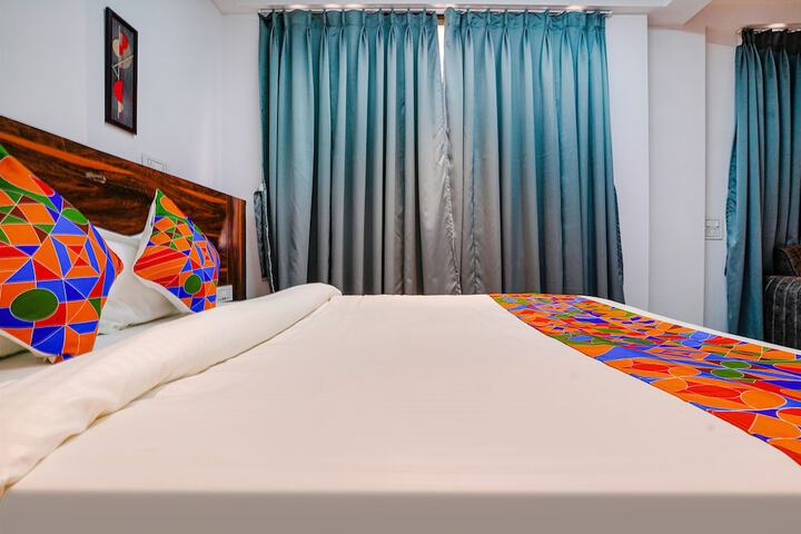 Room 15 of 34
