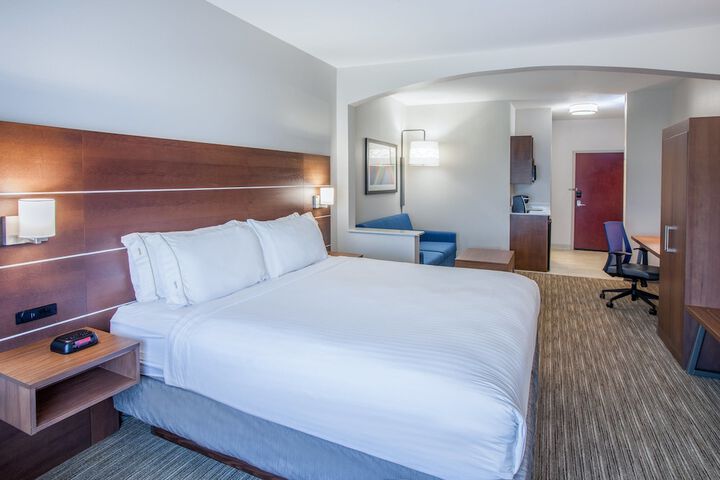 Standard | King Bed (13 of 14)
