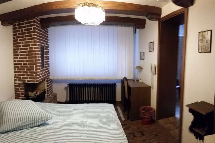 Room 12 of 34
