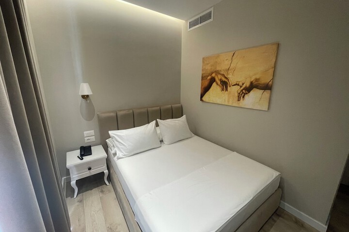 Room 50 of 92