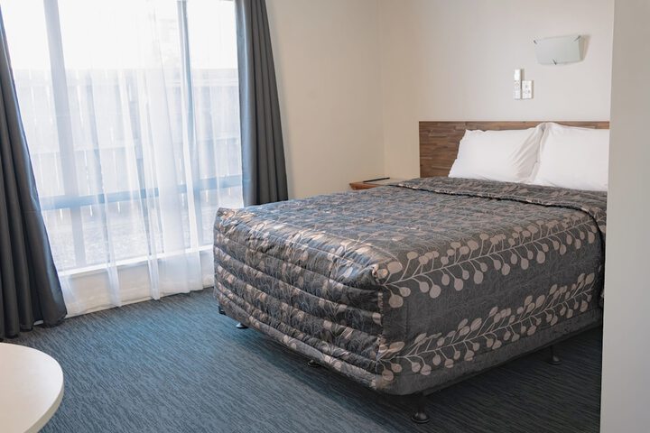 Room 8 of 33