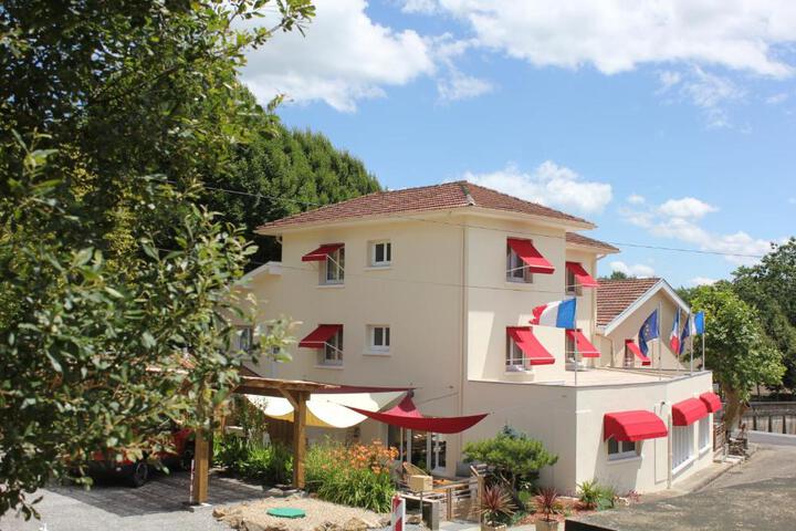 Hôtel du Lac dArjuzanx