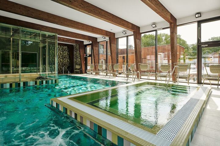 Pool 43 of 83