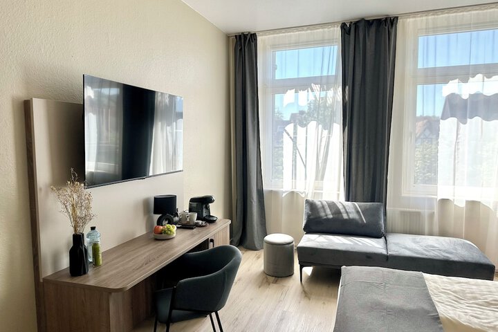 Room 15 of 44