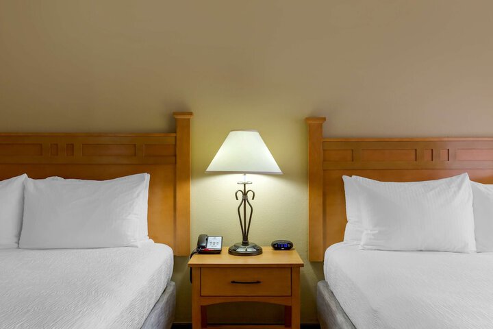 Room 16 of 44