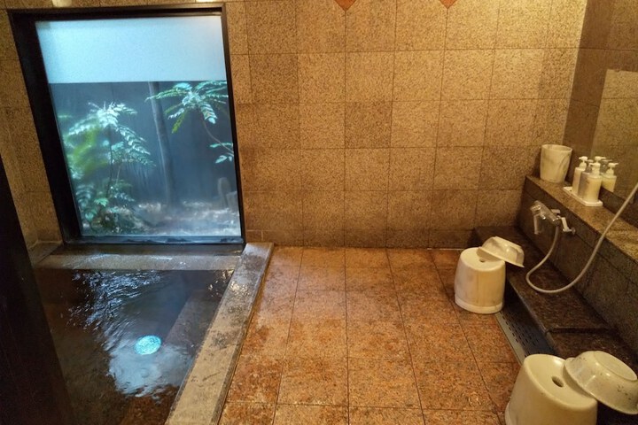 Room 14 of 22