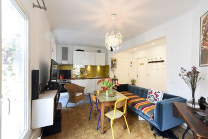 Room 4 of 11