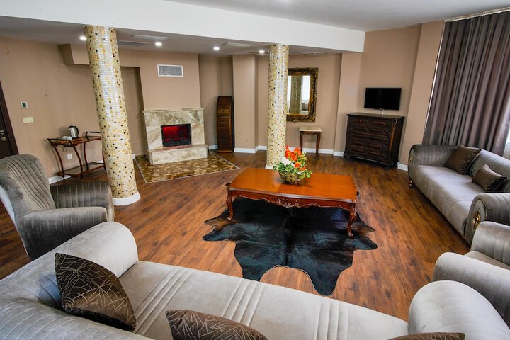 Room 3 of 36