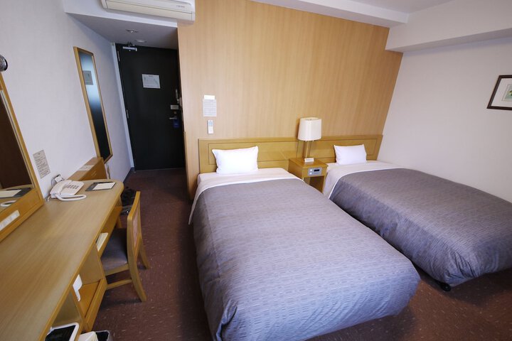 Room 7 of 34