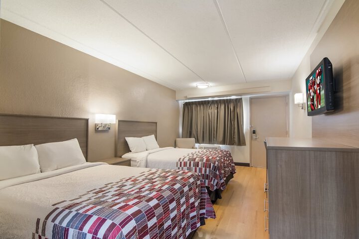 Deluxe 2 Double Beds (1 of 4)
