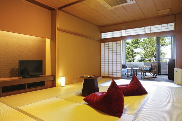 Room 8 of 36
