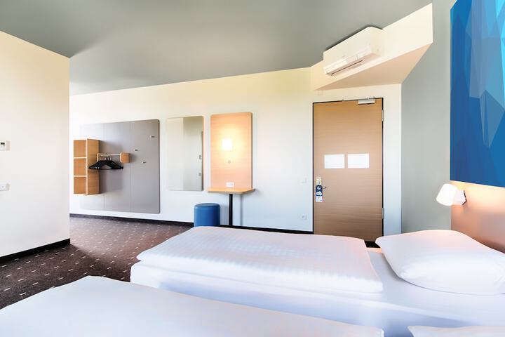 Room 5 of 34