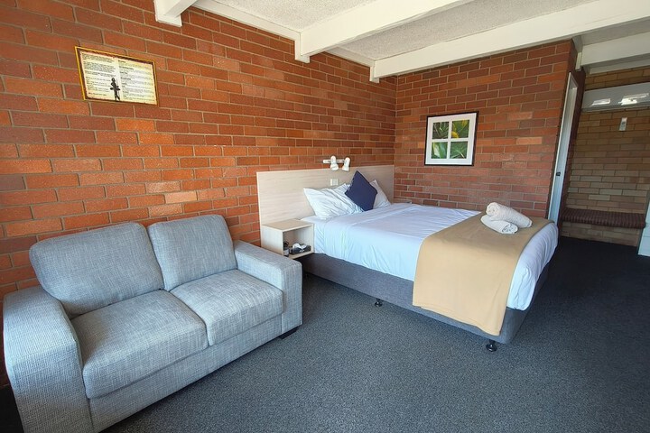 Room 18 of 43