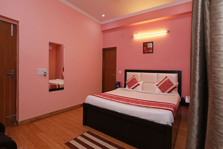 Room 6 of 19