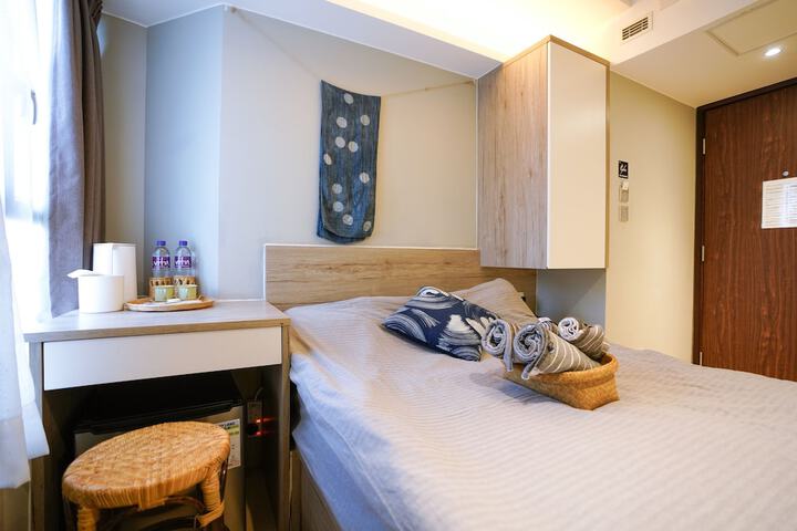 Room 43 of 77