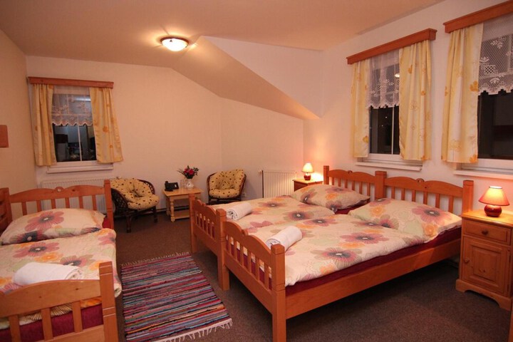 Room 12 of 48