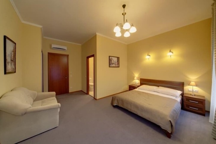 Room 15 of 69