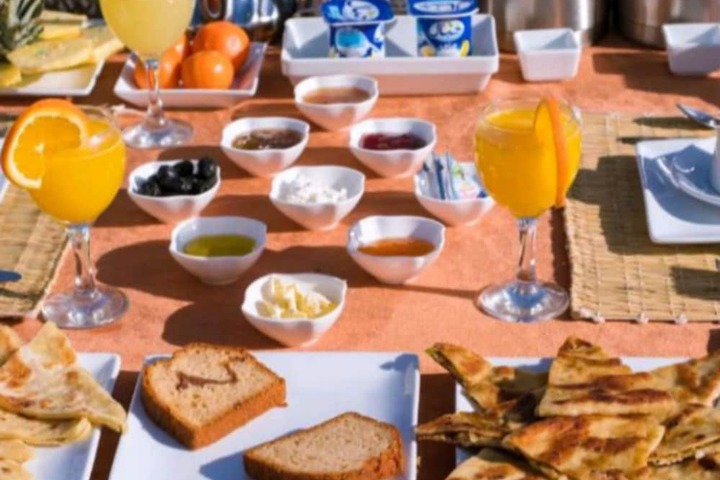 Breakfast/Coffee Service 38 of 50