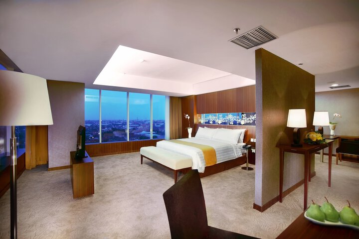 Room 16 of 34