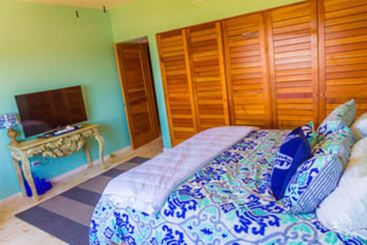 Room 14 of 30