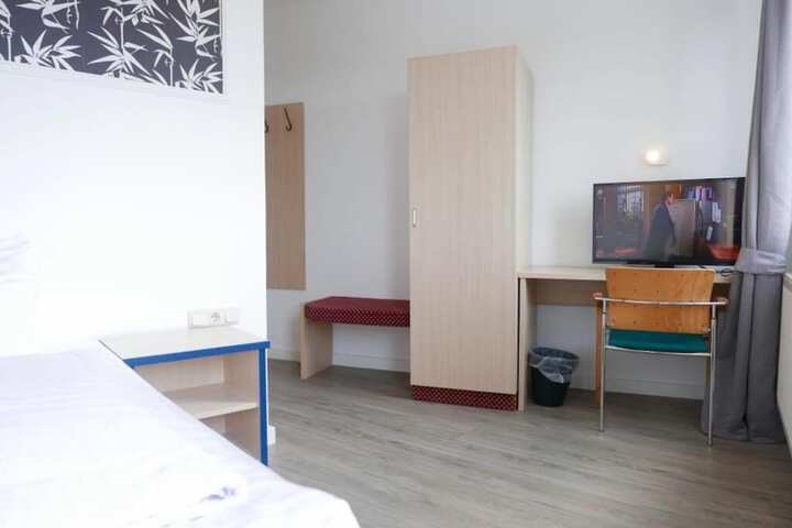 Room 11 of 23