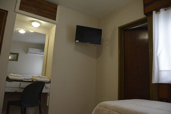 Room 15 of 40