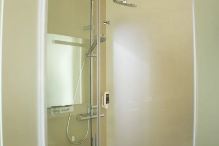 Room 8 of 36