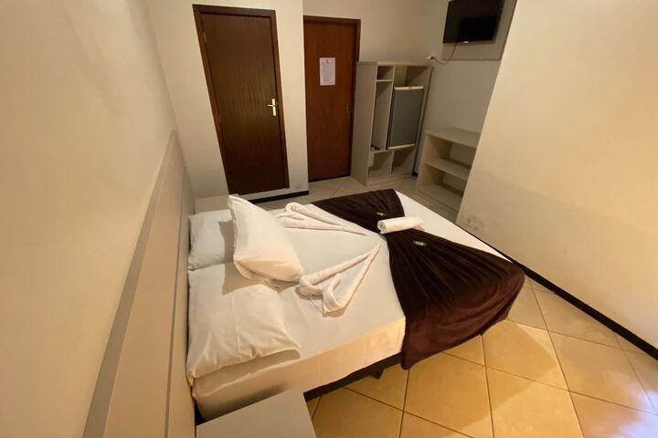 Room 4 of 45