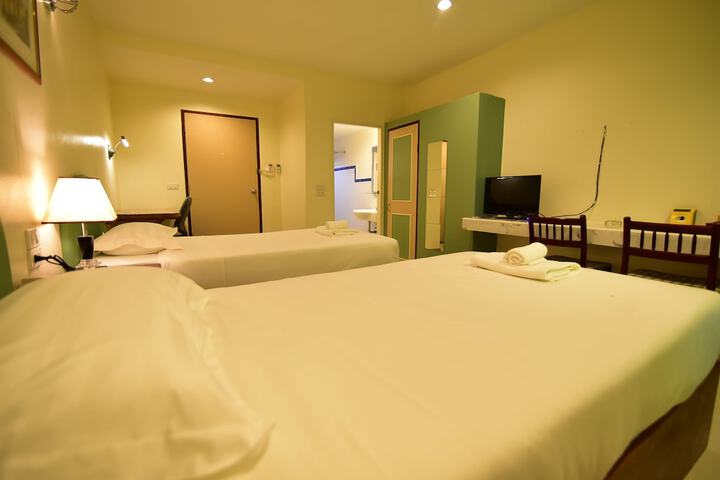 Room 6 of 62