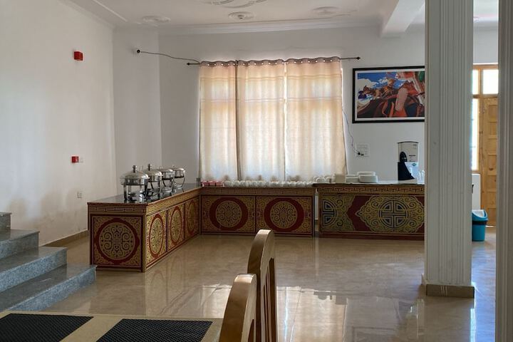 Room 6 of 11