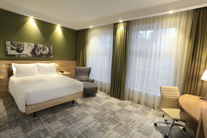 Room 14 of 86