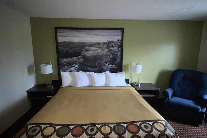 1 King Bed (29 of 31)