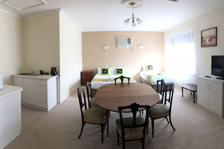 Room 21 of 83