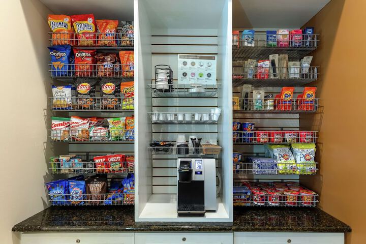 Snack bar