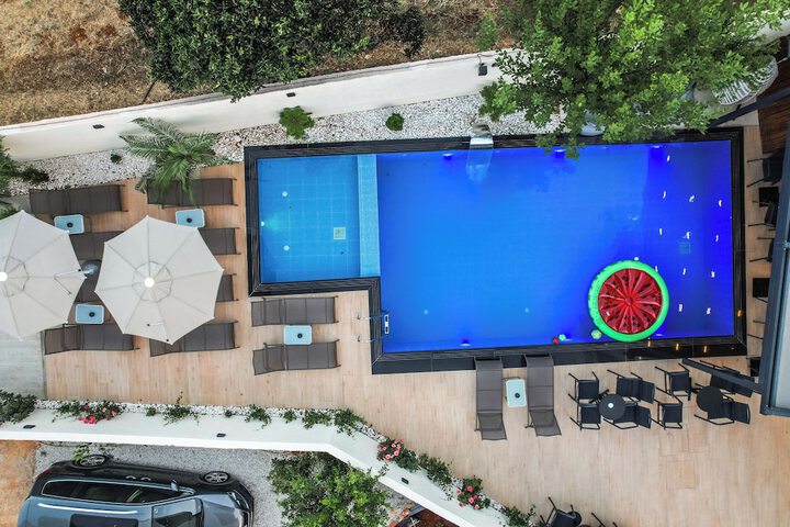 Pool 201 of 265