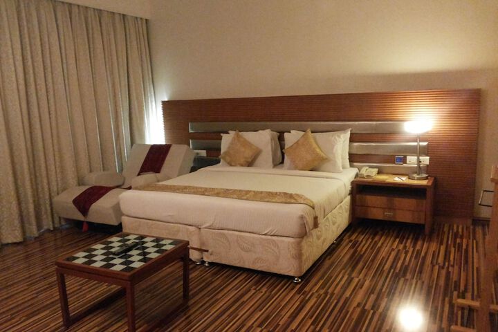 Room 12 of 40