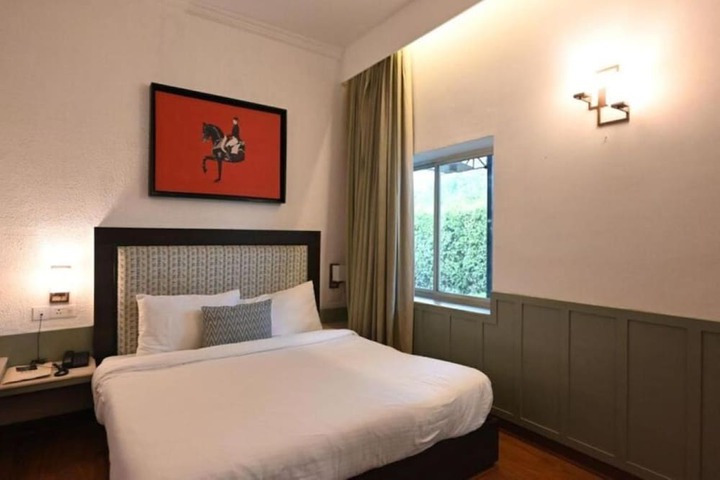 Room 9 of 35