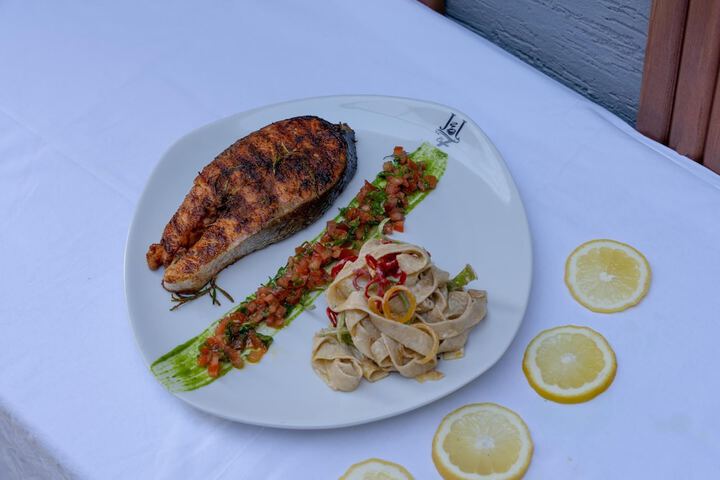 Dining 105 of 128