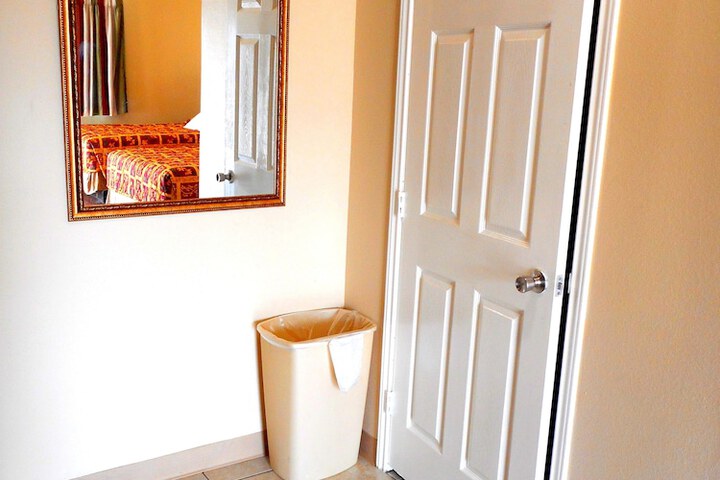 Room 14 of 51
